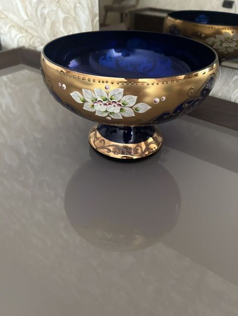 Zərif dekorativ şirniyyat/süfrə qabı – kobalt mavi şüşədən, ayaqlı — Dining tableware