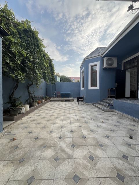 Satılır 4 otaqlı həyət evi/bağ evi 100 m² — Bakı