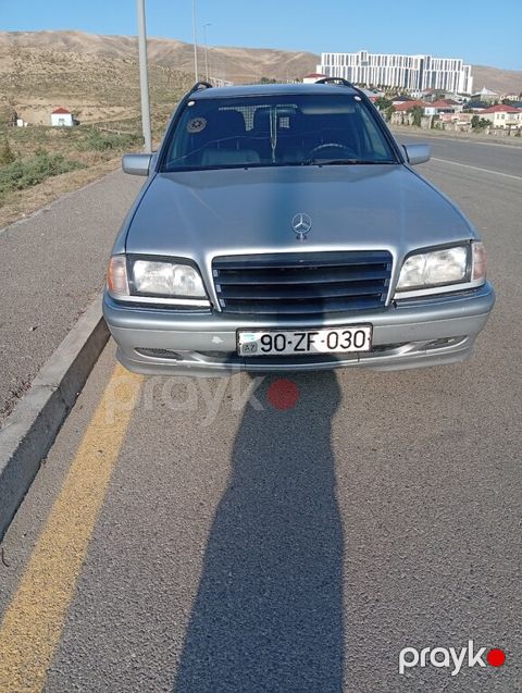 Mercedes C 220, 2.2 L, 1999 il, 435 522 km