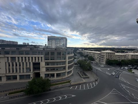 Satılır 3 otaqlı köhnə tikili 91 m² — Bakı