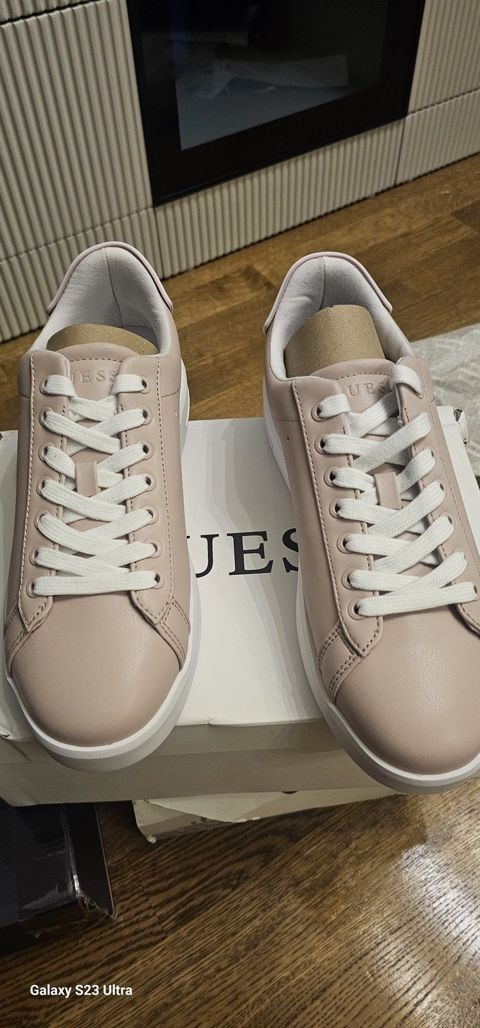 Kedlər Guess — Bakı