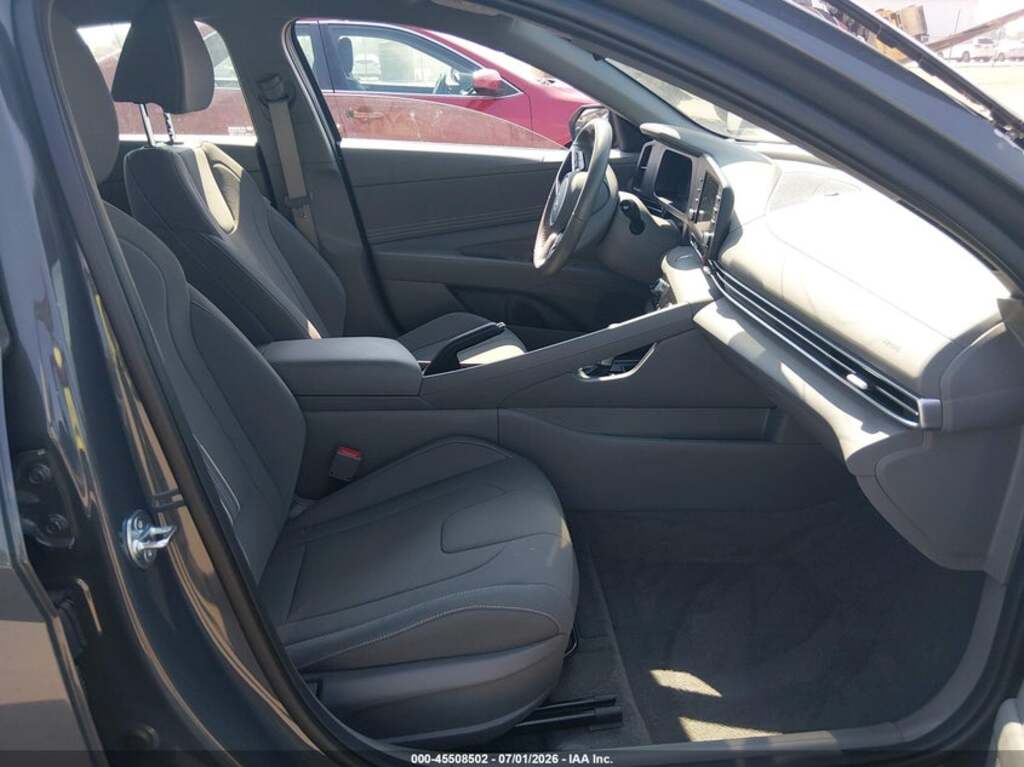 Hyundai Elantra, 2.0 L, 2025 il, 20 625 km — Avtomobillər (10)