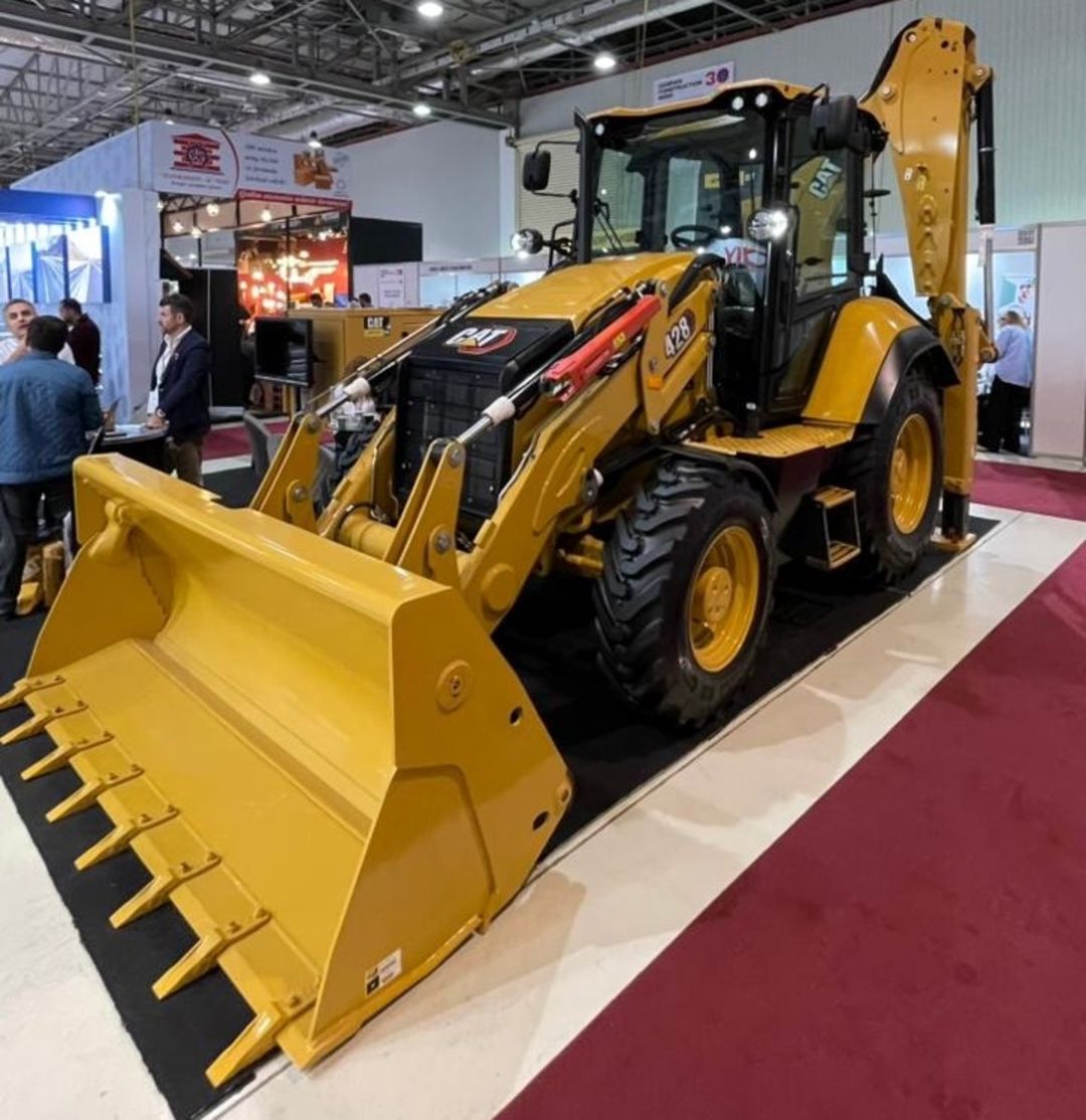 CAT 428 ekskavator-yükləyici icarəsi — Avtomobil icarəsi, Bakı (4)
