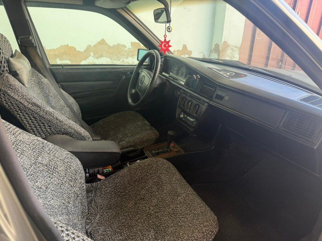 Mercedes 190, 1.8 L, 1992 il, 399 999 km — Avtomobillər, Sumqayıt (4)