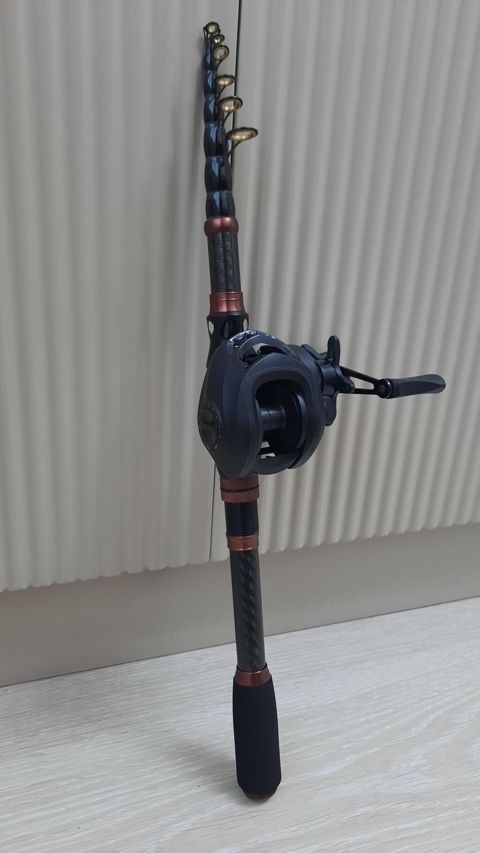 Baitcasting tipli teleskop balıqçı dəsti - Qarmaq: Karbon lifli — Xırdalan