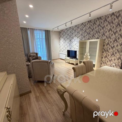 Satılır 4 otaqlı yeni tikili 180 m² — Bakı