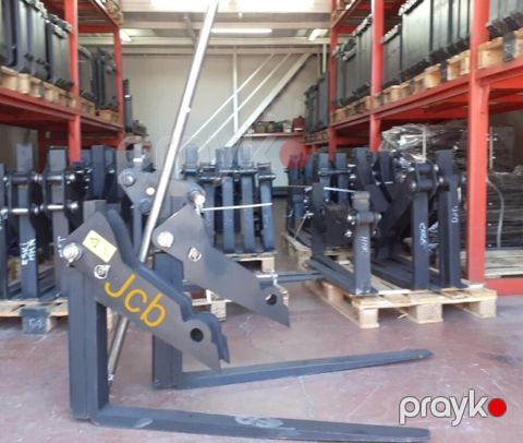 "JCB 3DX" ekskavator-yükləyici çəngəli