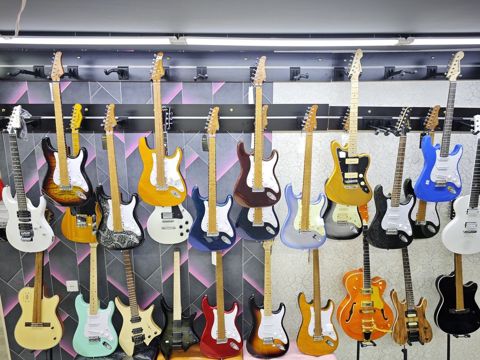 Elektro gitara — Bakı
