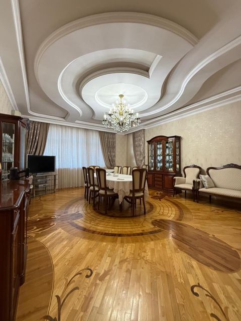 Satılır 4 otaqlı yeni tikili 186 m² — Bakı