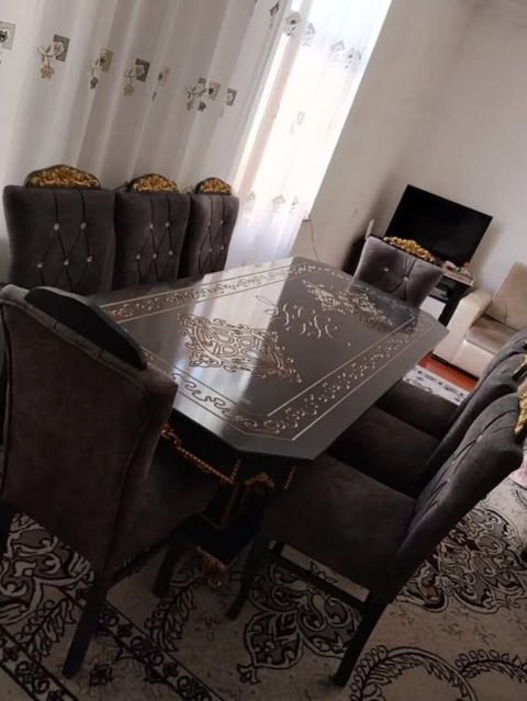 Masa və oturacaqlar — Bakı