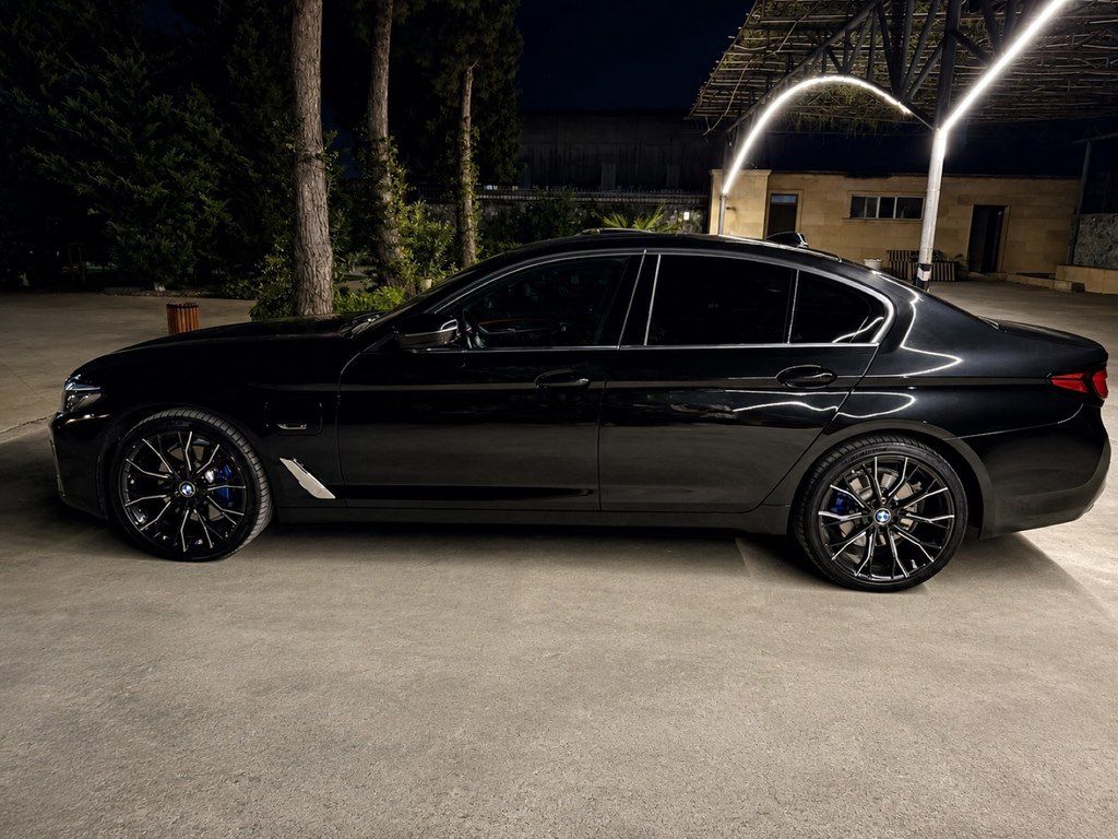 BMW 530e, 2.0 L, 12 kWh, 2022 il, 71 000 km — Avtomobillər, Bakı (2)