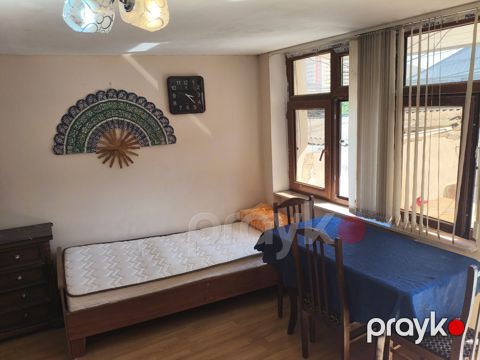 Həyət evi kirayə verilir, Natiq Həşimi küç