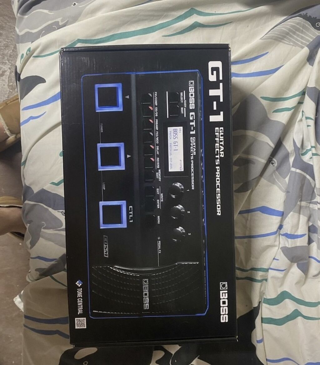 Boss GT-1 Guitar Effects Processor - Kompakt, pedalboard-dostu — Aksesuarlar, Güzdək (2)