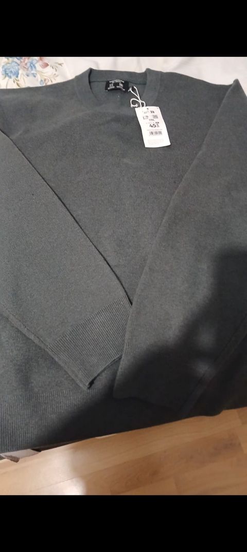 90 azne alinib Məhsul: Kişi sviteri - Model: Klassik crew-neck — Masazır