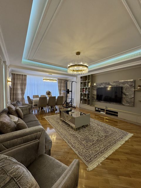 Satılır 4 otaqlı yeni tikili 152 m²
