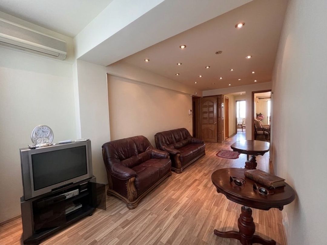 İcarəyə verilir 4 otaqlı köhnə tikili 120 m² — Mənzil, Bakı (5)