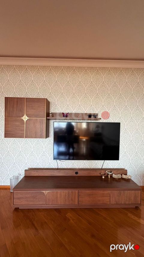 Mebel dəsti – qonaq otağı üçün Tərkibi: - TV stendi: geniş üst səth — Bakı