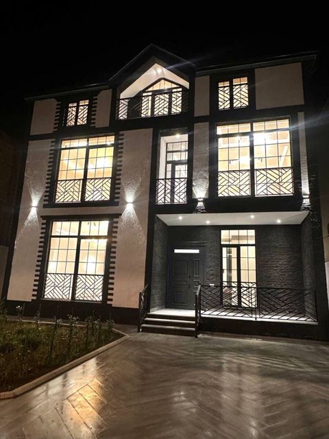 Satılır 7 otaqlı həyət evi/bağ evi 470 m² — Bakı