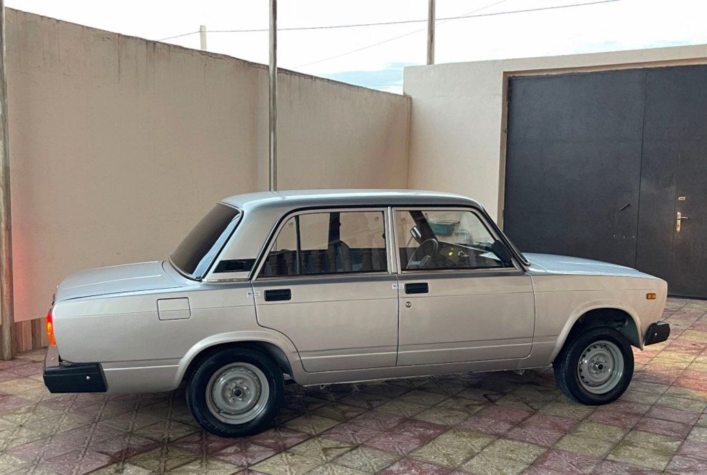 Lada (VAZ) 2107, 1.6 L, 2010 il, 300 000 km — Avtomobillər, Bakı (4)