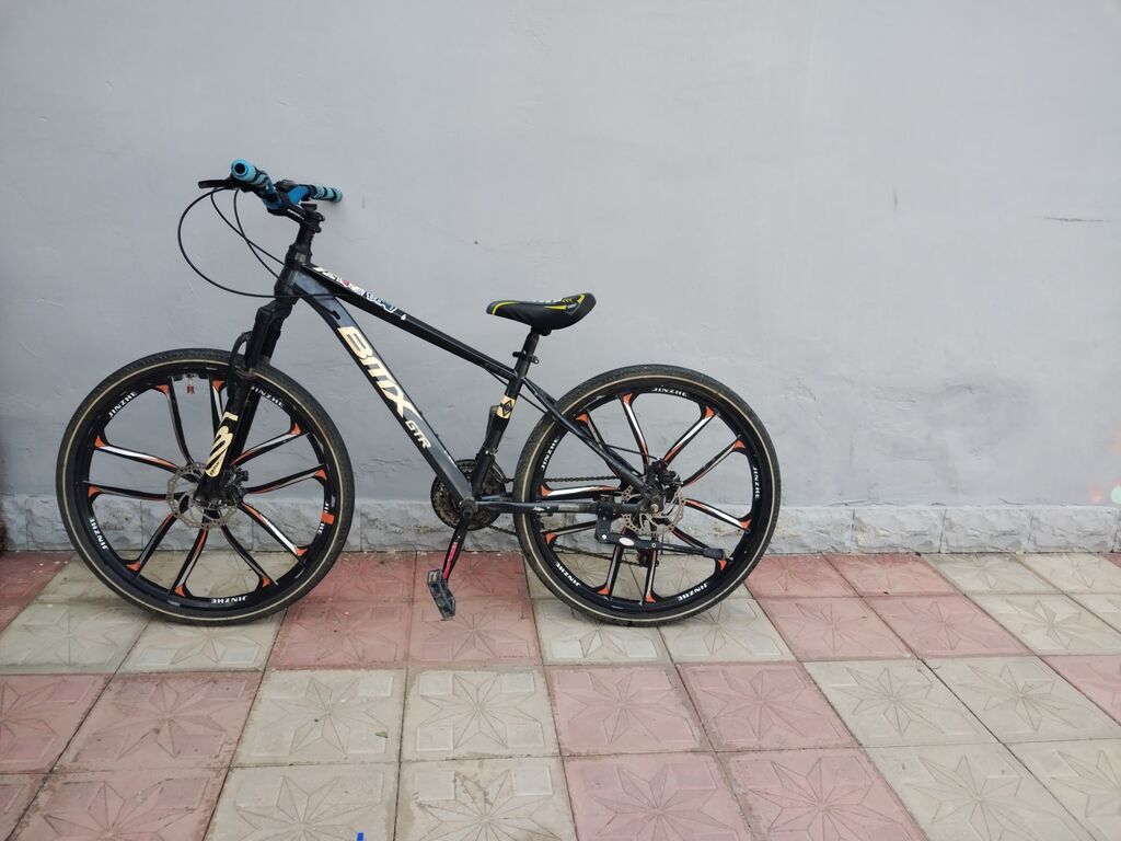 BMX GT-R dağ velosipedi - Rəng: qara, mavi və narıncı-aksentli — Dağ velosipedləri, Bakı (3)