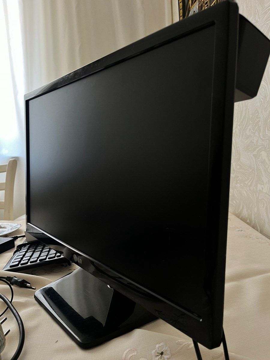 Monitor LG Flatron IPS224 60Hz — Kompüterlər və noutbuklar, Bakı (4)