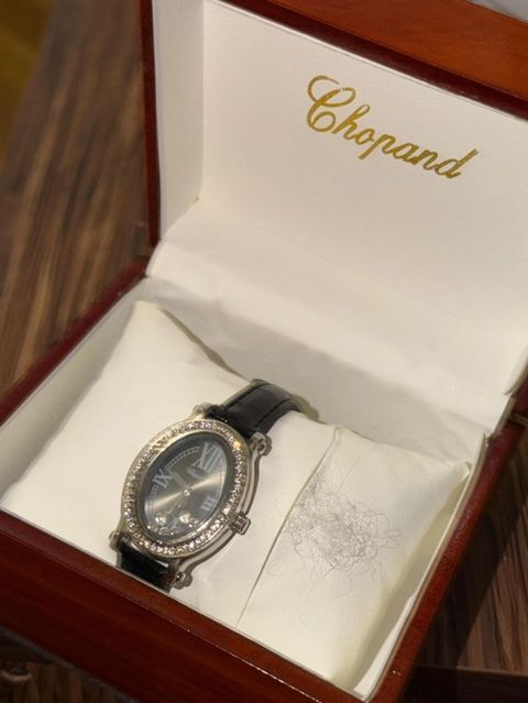 Chopard qadın saatı - Korpus: oval formalı, paslanmayan polad — Bakı