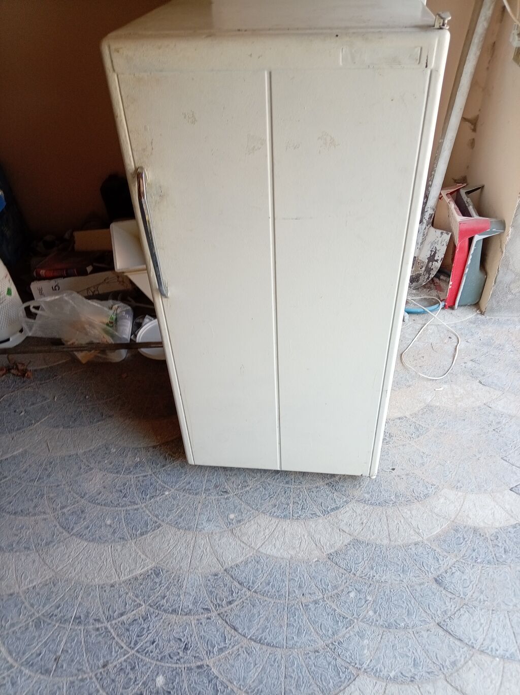 Kompakt birkameralı soyuducu - Aşağıda tərəvəz üçün geniş plastik — Soyuducular, Bakı (4)