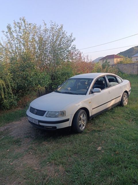 Volkswagen Passat, 1.8 L, 1999 il, 310 264 km — Lənkəran
