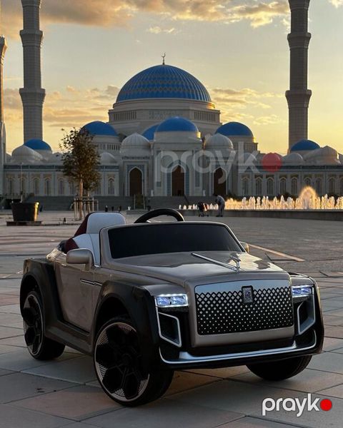 Uşaq avtomobili "Rolls Royce" — Bakı