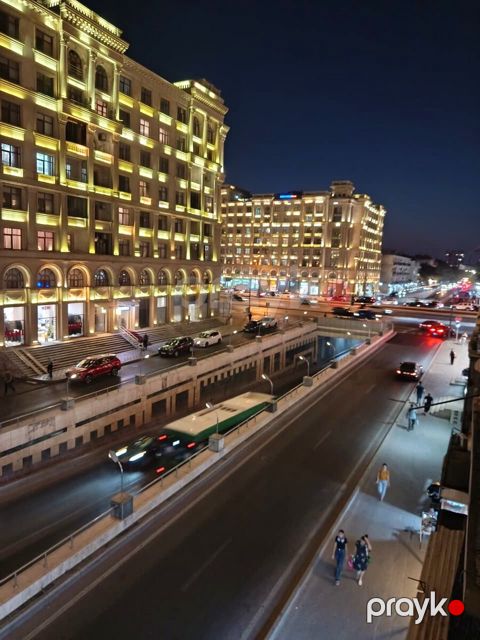 Satılır 2 otaqlı köhnə tikili 55 m²