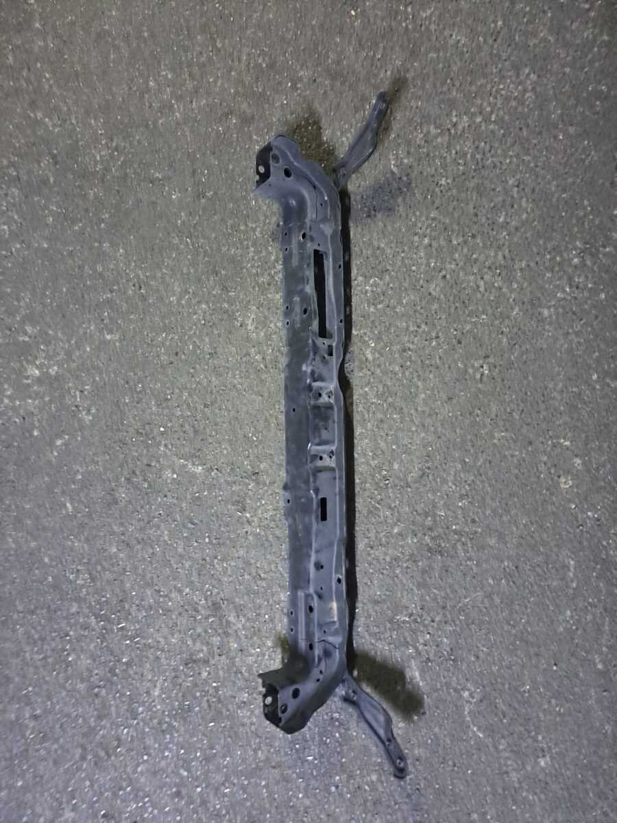 Hyundai Elantra 2015 radiator panelinin yuxarı hissəsi — Ehtiyat hissələri və aksesuarlar, Bakı