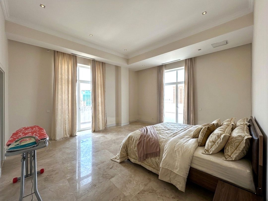Satılır 5 otaqlı yeni tikili 800 m² — Mənzil, Bakı (7)