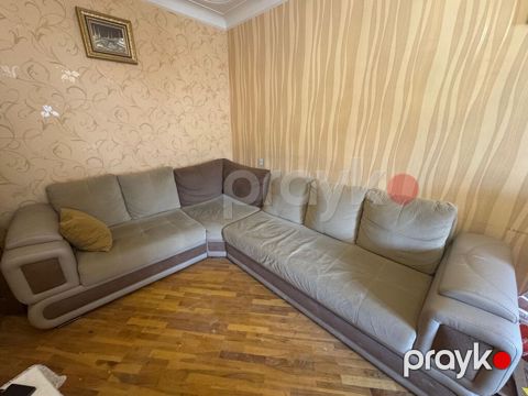 Divan 170 azn yaxşı vəzyətdədi Hezi aslanov metrosunun yaninda Bazalı