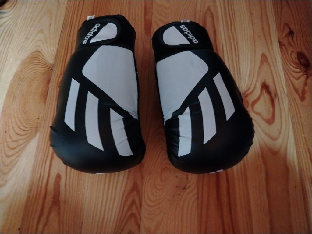 Adidas boks əlcəkləri – qara/ağ dizayn - Brend: Adidas (loqo və üç — Döyüş sənətləri, Xırdalan (2)