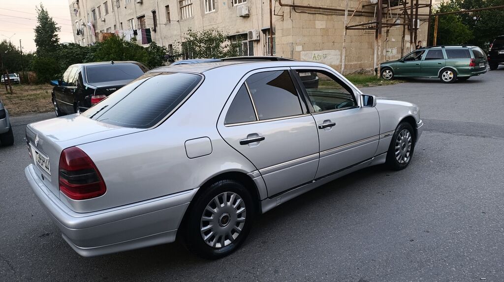 Salam.masin cox yaxsi vezyetdedir zavod masndi hecbir vuruq udar — Avtomobillər, Bakı (10)