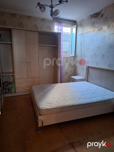 İcarəyə verilir 3 otaqlı köhnə tikili 90 m²