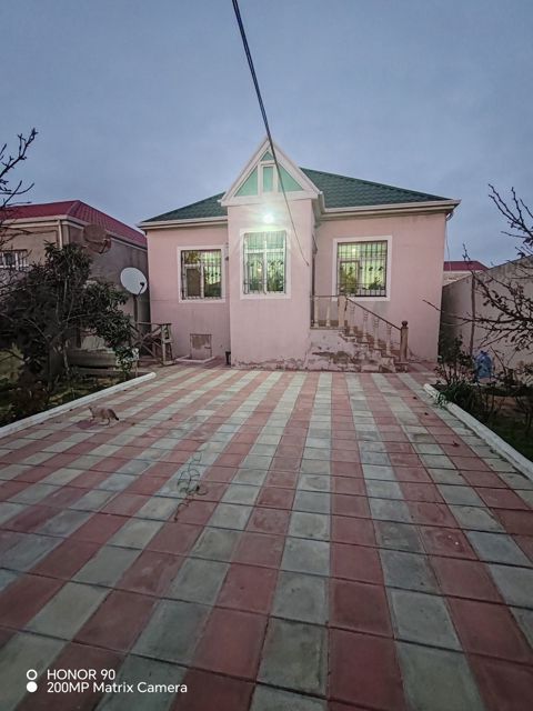 Satılır 3 otaqlı həyət evi/bağ evi 90 m² — Bakı