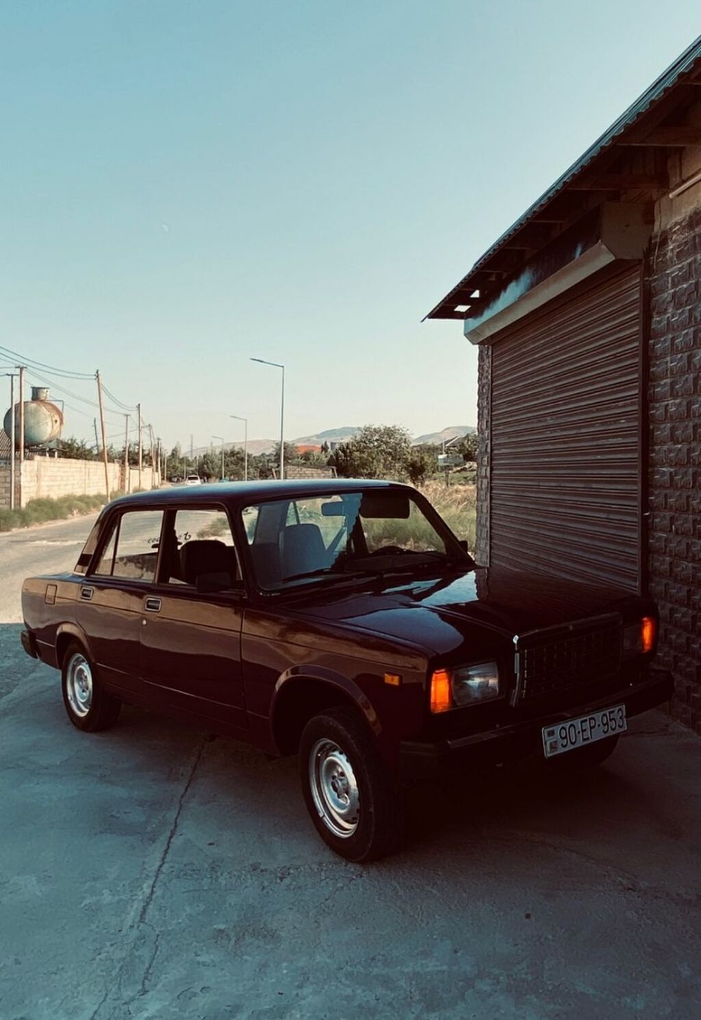 VAZ 2107 sedan - Gövdə tipi: 4 qapılı sedan - Rəng: tünd bordo (şərab — Avtomobillər, Siyəzən (2)