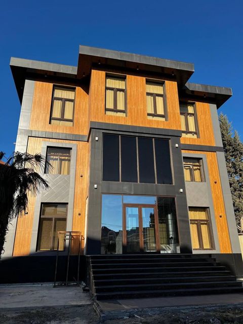 Satılır 7 otaqlı həyət evi/bağ evi 800 m² — Bakı