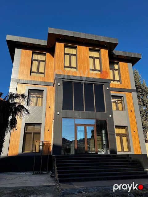 Satılır 7 otaqlı həyət evi/bağ evi 800 m²