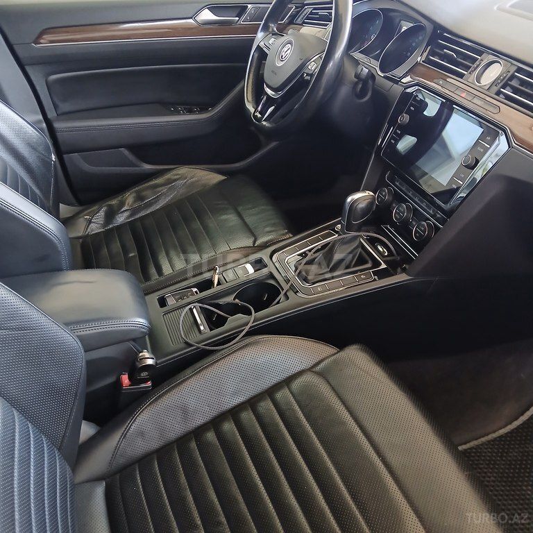 Volkswagen Passat, 1.8 L, 2018 il, 225 000 km — Avtomobillər, Bakı (7)