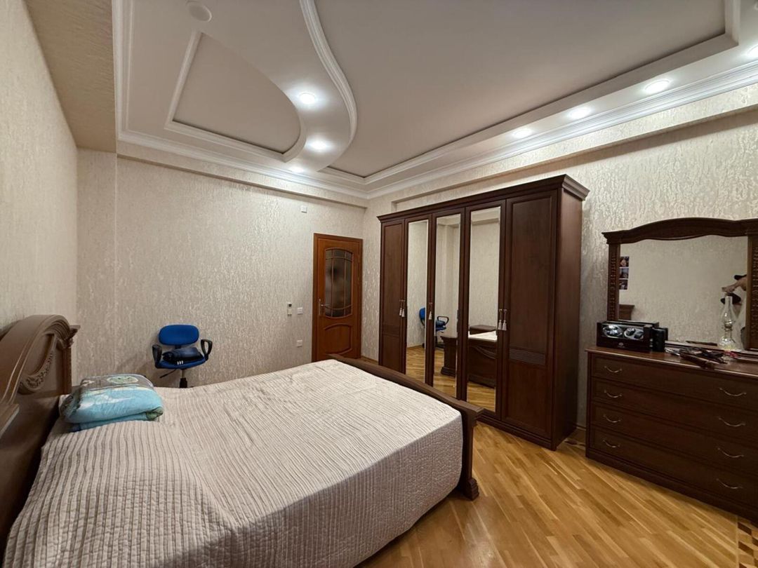 Satılır 4 otaqlı yeni tikili 190 m² — Mənzil, Bakı (8)