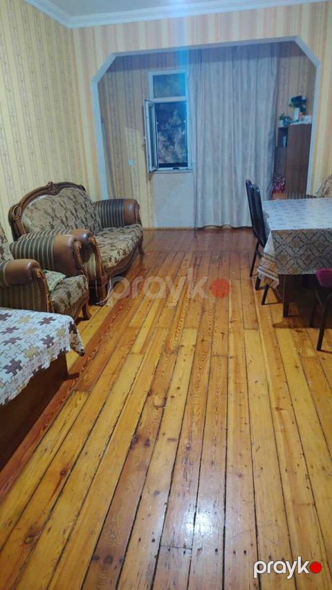 Satılır 2 otaqlı köhnə tikili 46 m²