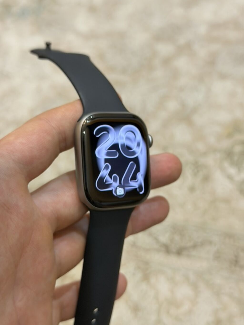 Apple Watch Series 11,46 mm – boz/alüminium korpus, qara silikon idman — Ağıllı saatlar, Gəncə (4)