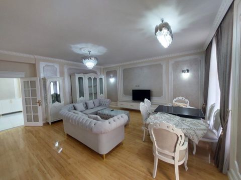 4-otaqlı yeni tikili, Abdulla Şaiq küç.40, 215 m² — Bakı