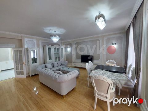 4-otaqlı yeni tikili, Abdulla Şaiq küç.40, 215 m²
