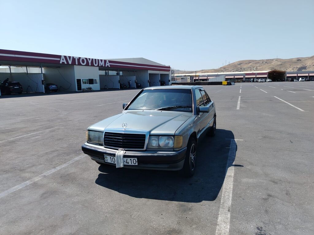 Mercedes-Benz sedan (W201 190 seriyası) Xüsusiyyətlər: - Kuzov: 4 — Avtomobillər, Bakı (3)