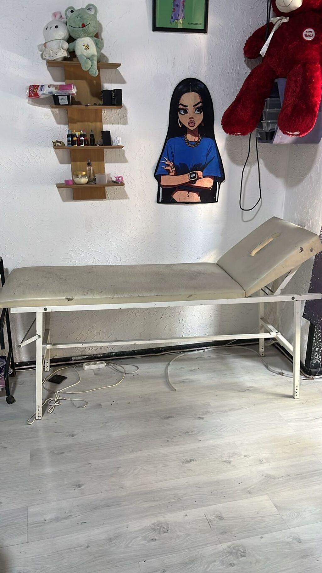 5 kuşetqa 1 ededi 60 azn 3 qara 2 ag .Unvan 28 may Vesile 5696 — Salon mebeli, Bakı (4)
