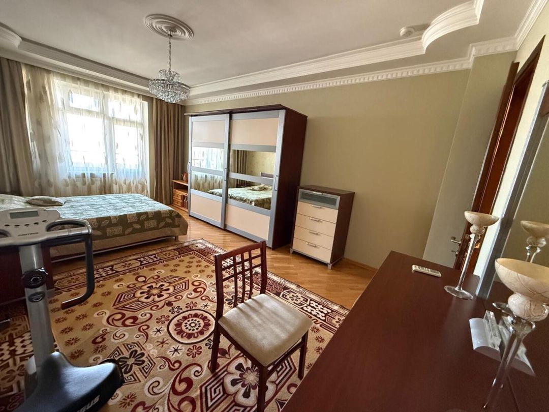 İcarəyə verilir 4 otaqlı yeni tikili 200 m² — Mənzil, Bakı (9)