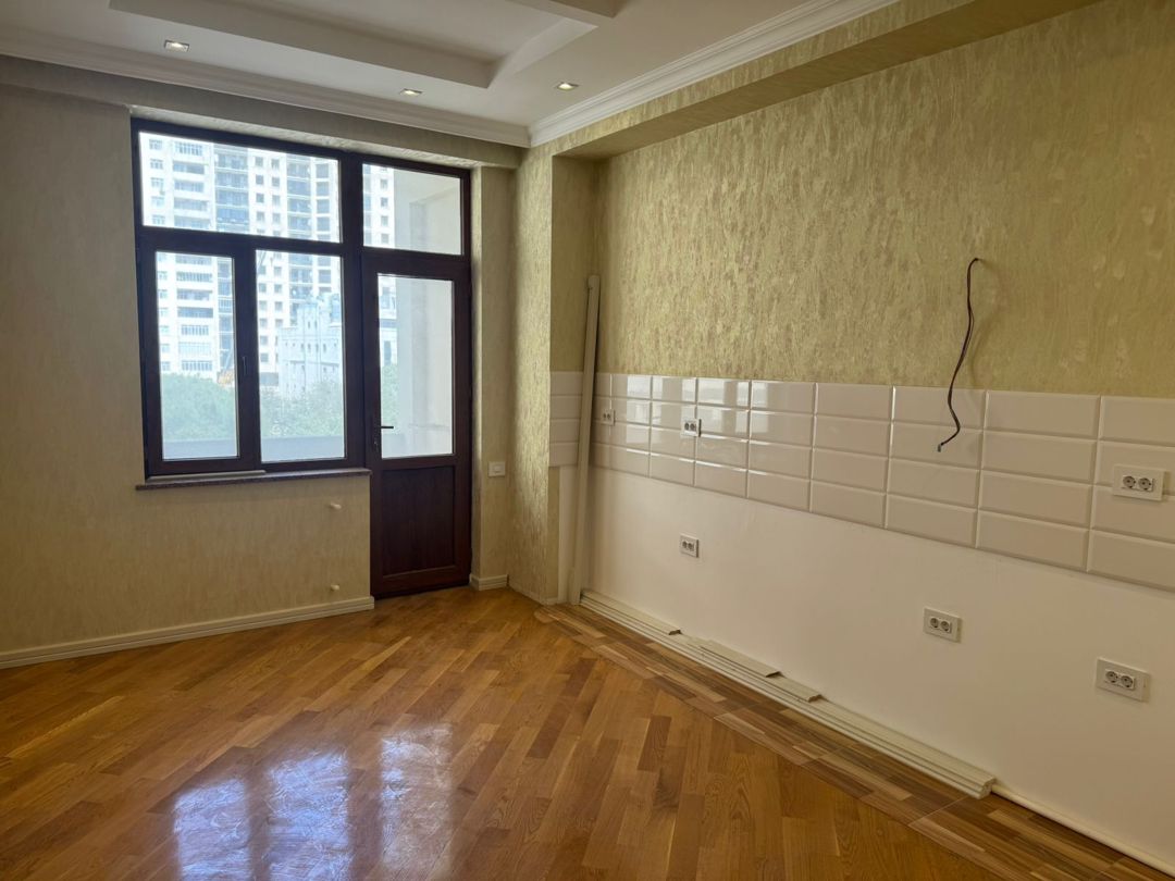 Satılır 4 otaqlı yeni tikili 232 m² — Mənzil, Bakı (12)